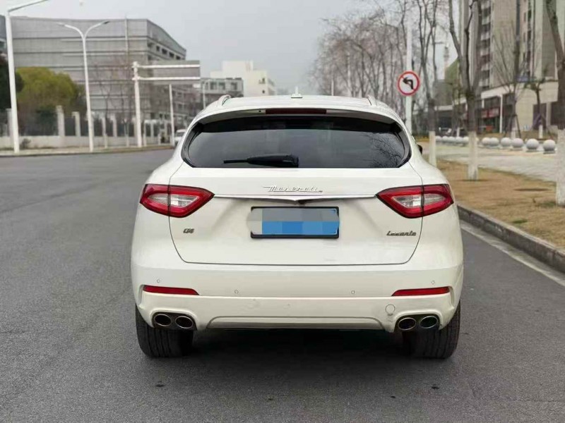 荆门20年玛莎拉蒂Levante9