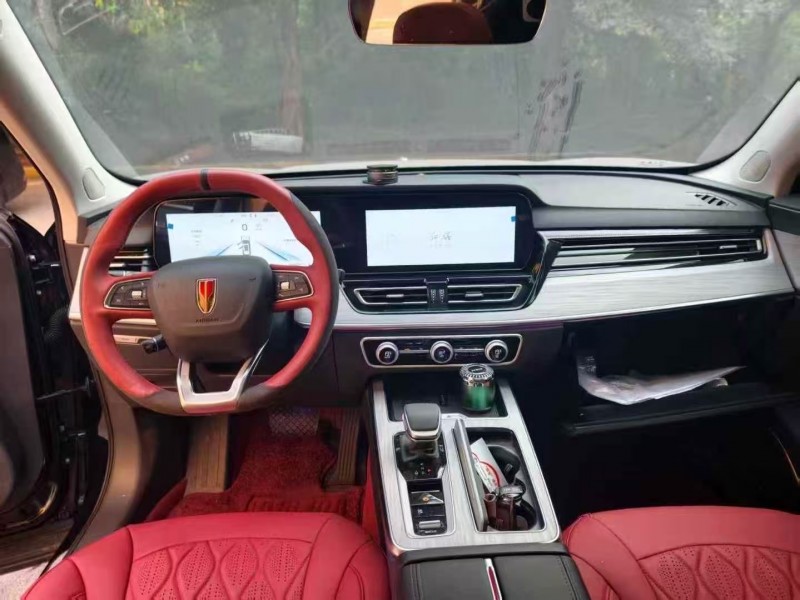 重庆25年红旗HS54