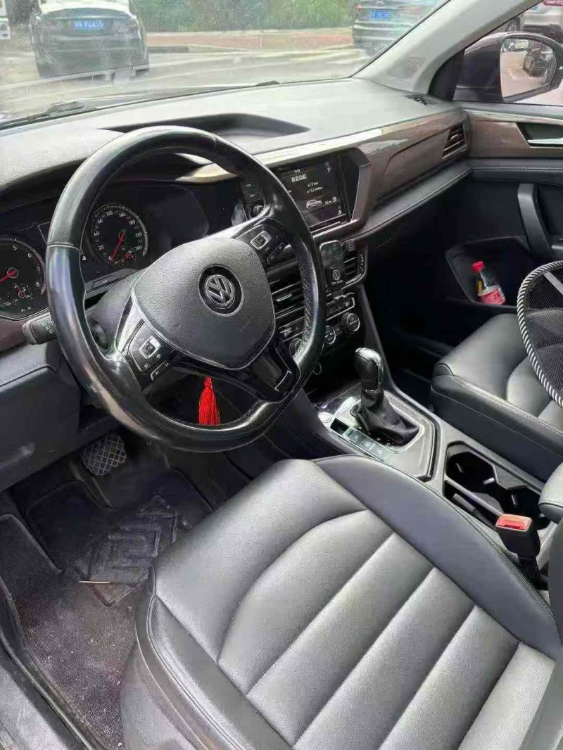 南宁19年大众途岳4