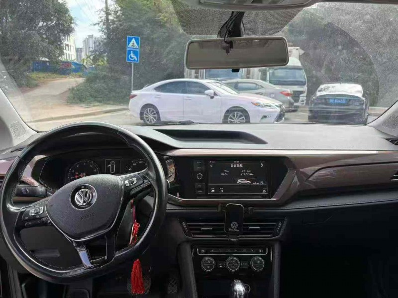 南宁19年大众途岳5