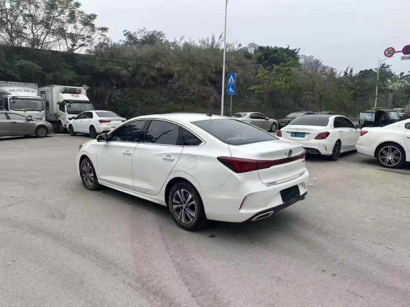 南宁23年长安汽车逸动8