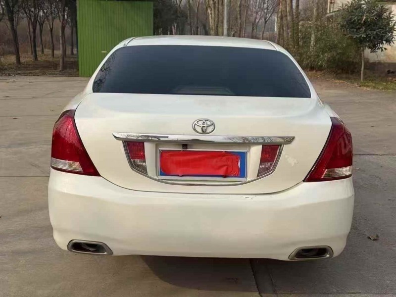 洛阳13年丰田皇冠8