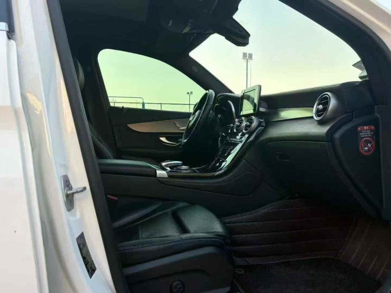 东营16年奔驰GLC7