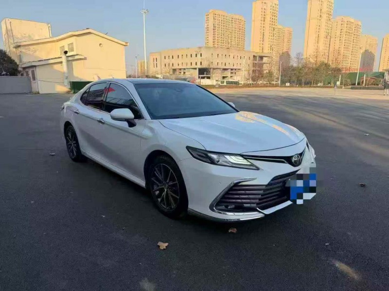 东营22年丰田凯美瑞2