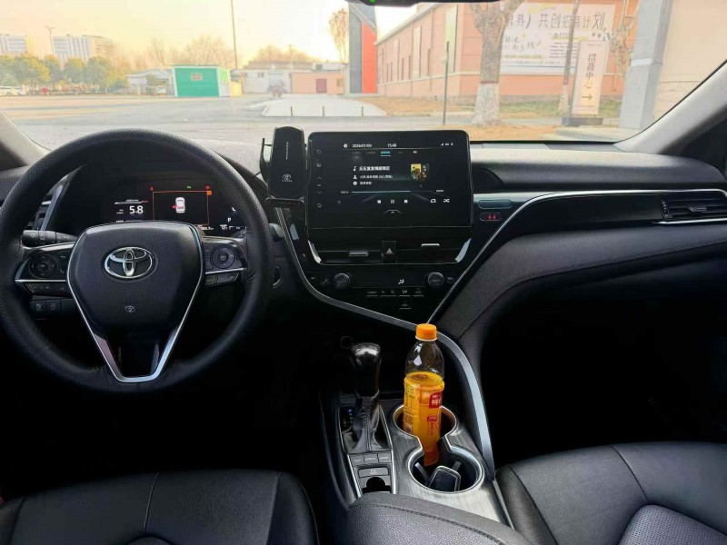 东营22年丰田凯美瑞4