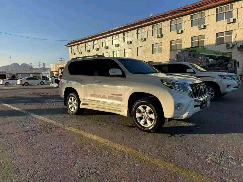 承德14年丰田普拉多2