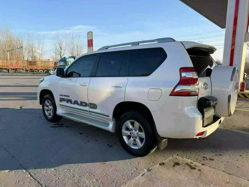 承德14年丰田普拉多9