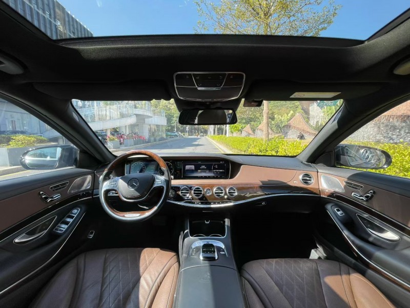 深圳17年奔驰迈巴赫S级7