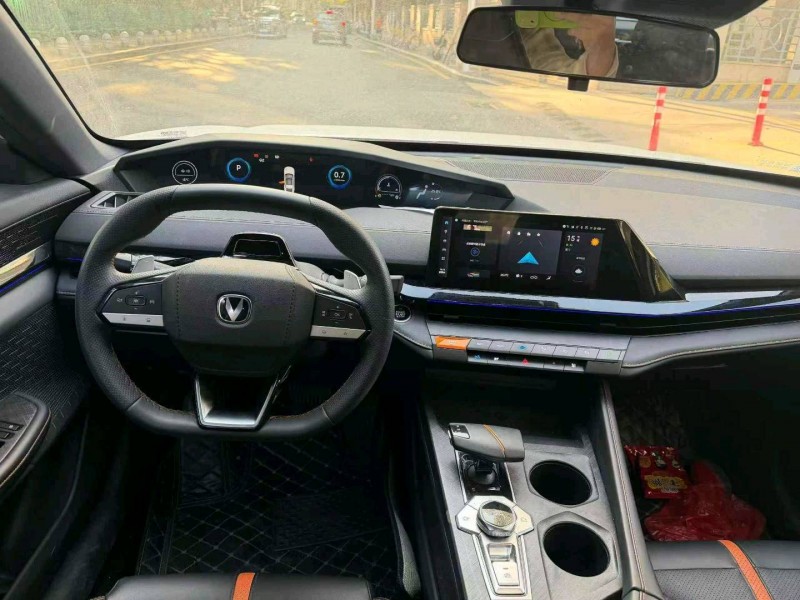 衢州25年长安汽车UNI4