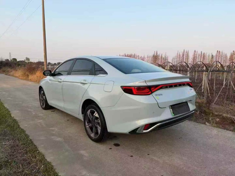 金华23年吉利帝豪8