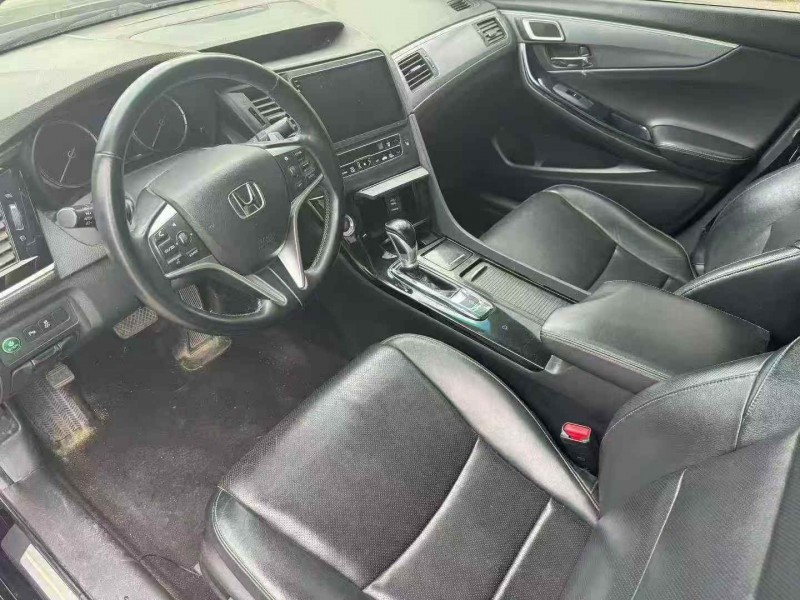 青岛15年本田思铂睿4