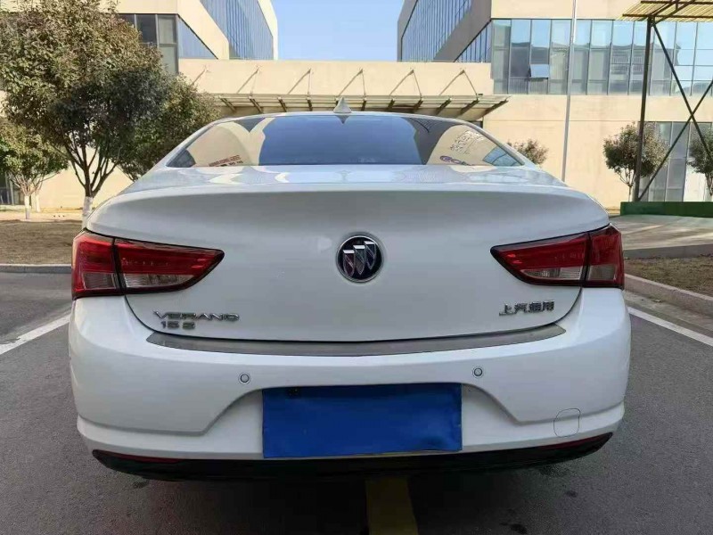 徐州18年别克威朗8