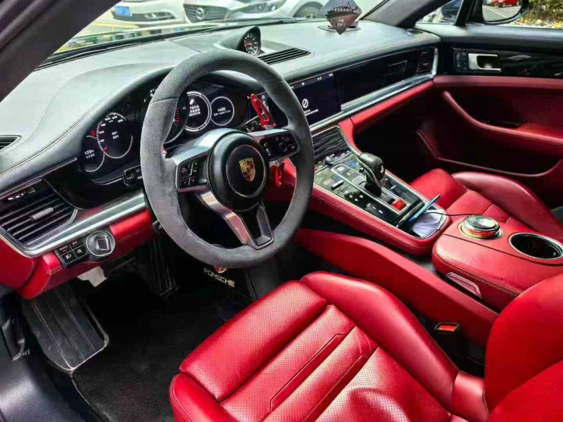 湖州21年保时捷帕拉梅拉8