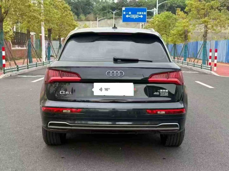 福州20年奥迪Q56