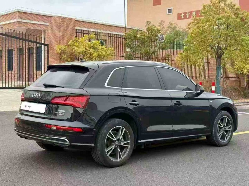 福州20年奥迪Q58
