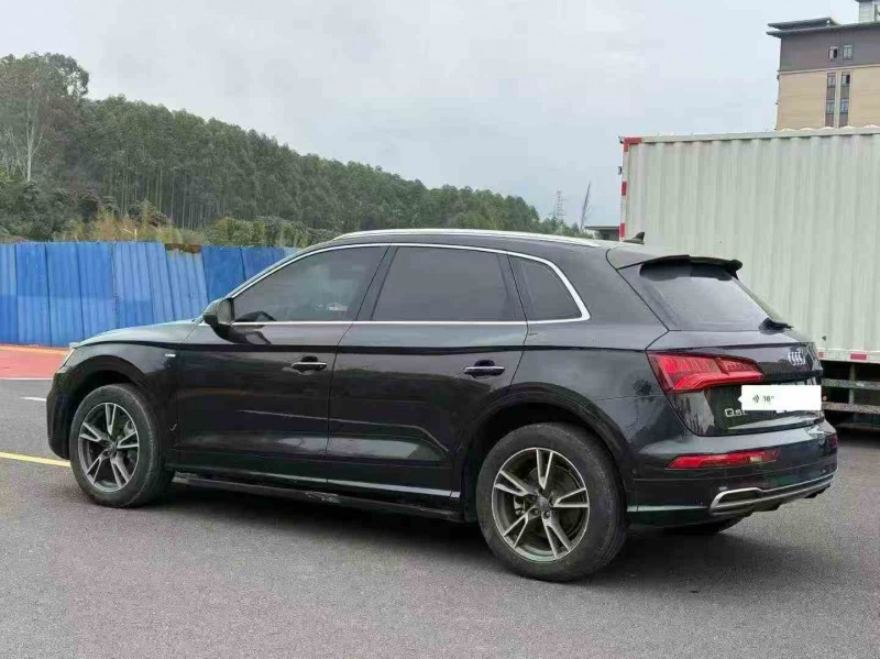 福州20年奥迪Q59