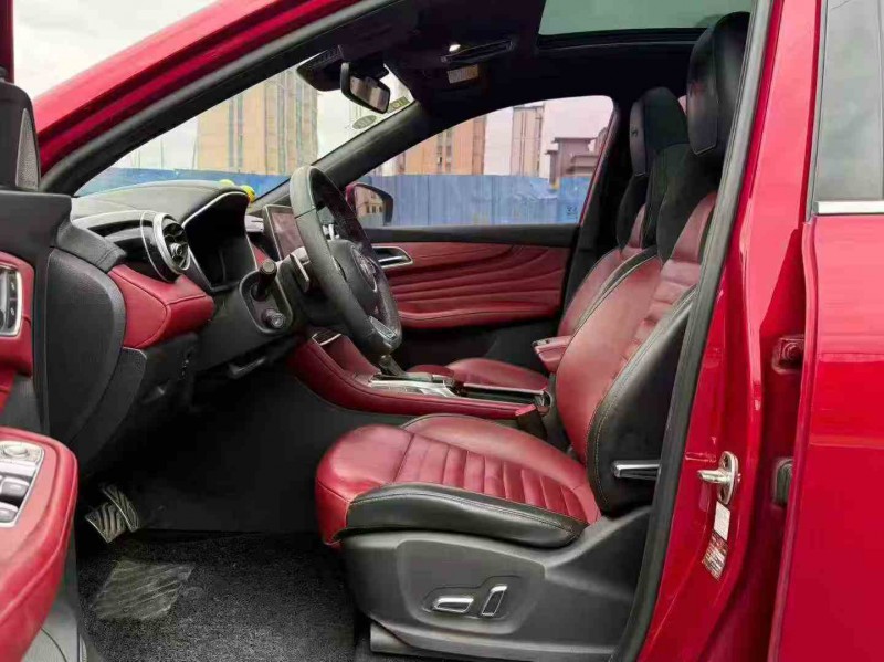 龍巖18年名爵HS5