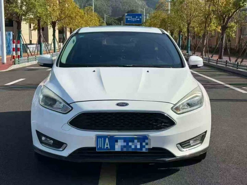 漳州17年福特福克斯1