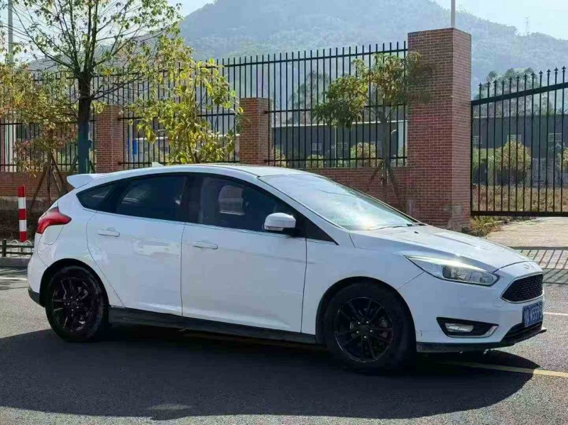 漳州17年福特福克斯3