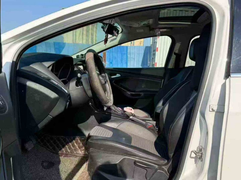 漳州17年福特福克斯5