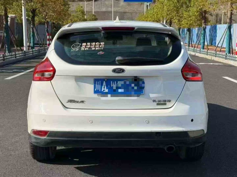 漳州17年福特福克斯6