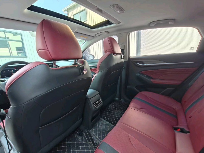 黄山22年长安汽车逸动5