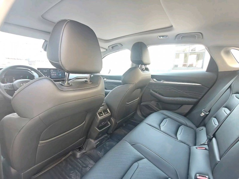 黄山22年吉利星瑞5