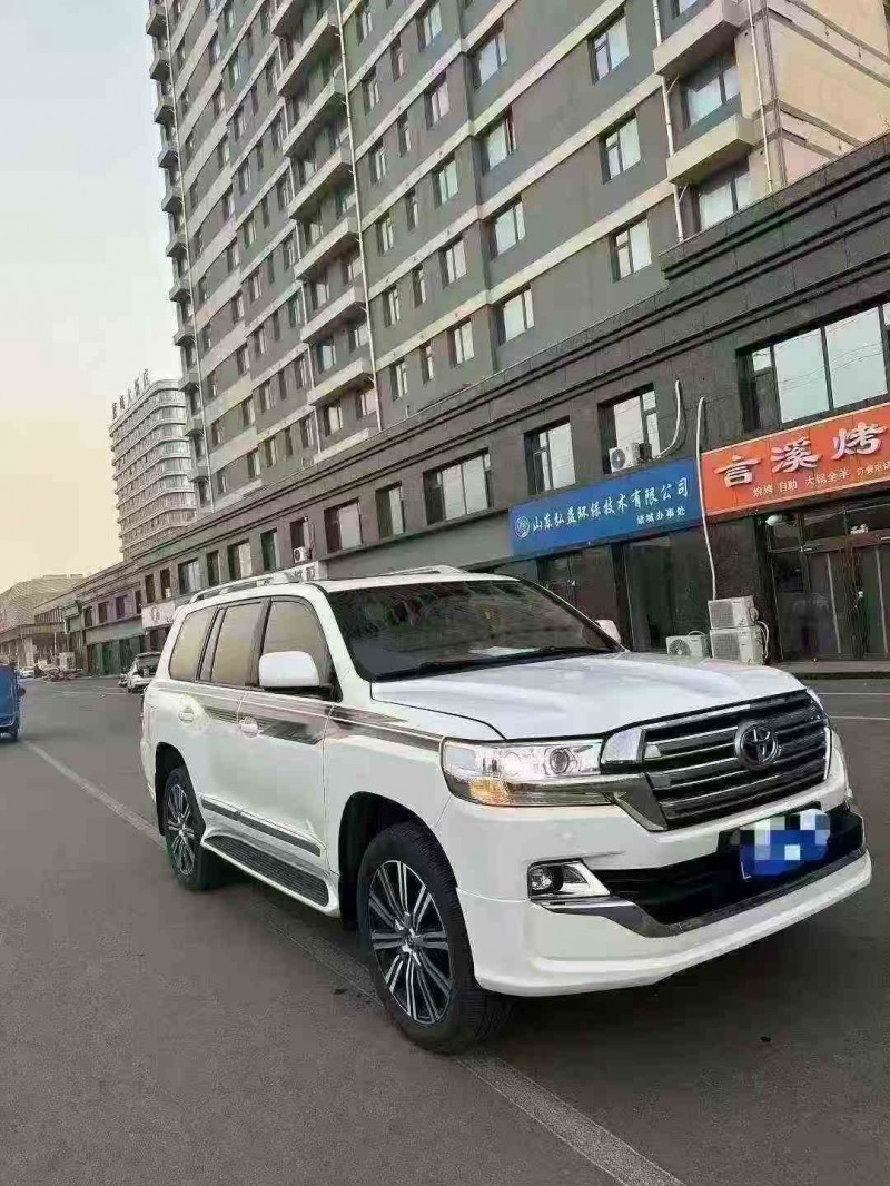 东营10年丰田兰德酷路泽3