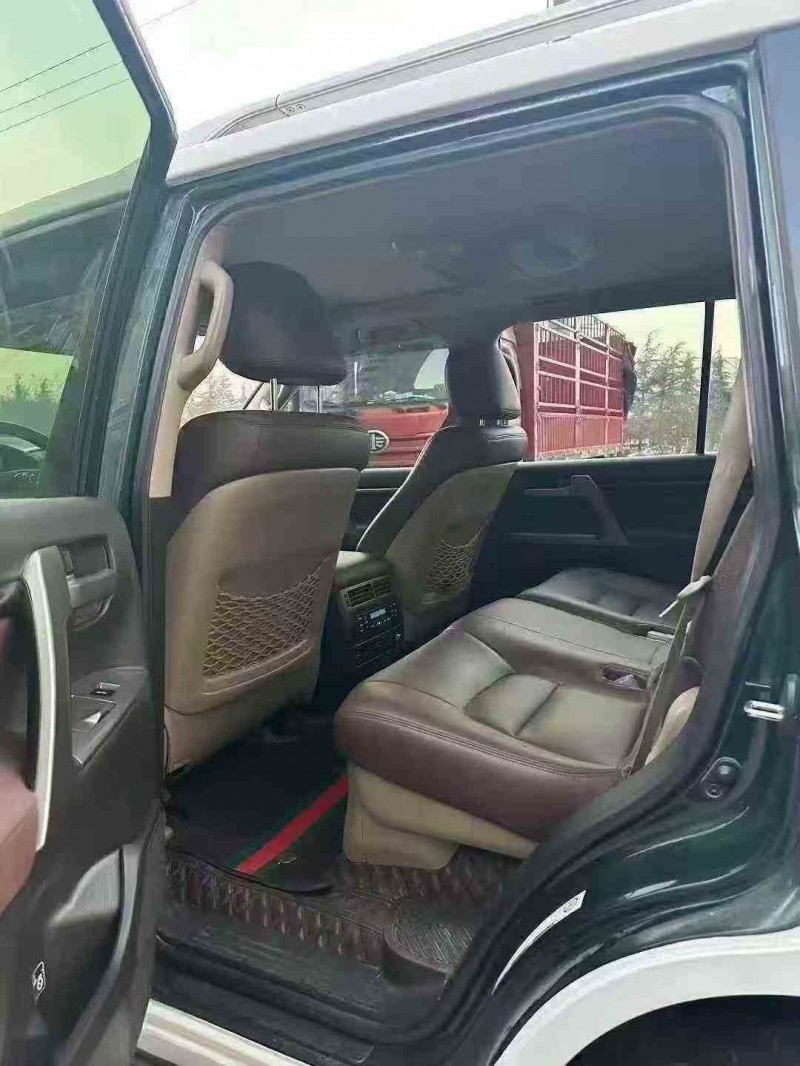 东营10年丰田兰德酷路泽5