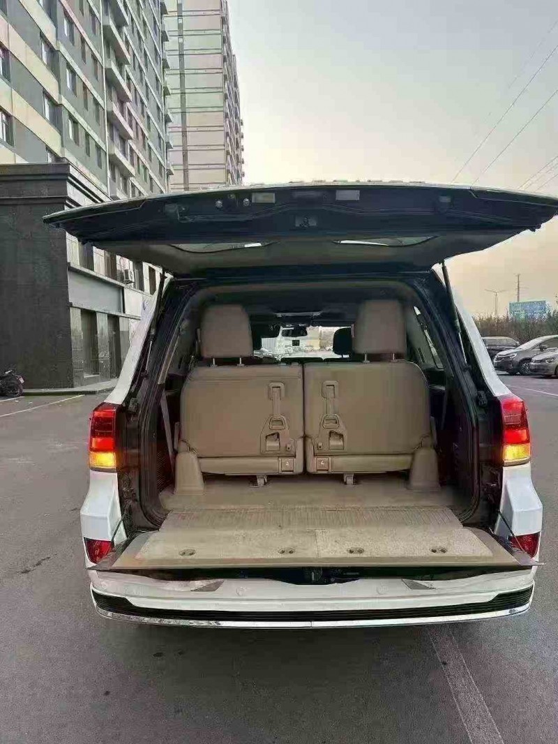 东营10年丰田兰德酷路泽6