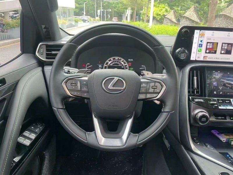 深圳25年雷克萨斯LX7