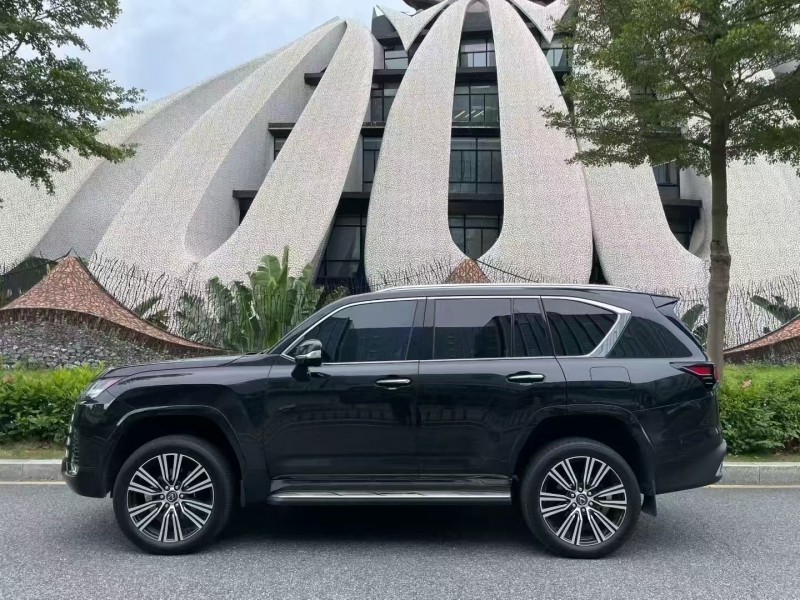 深圳25年雷克萨斯LX8