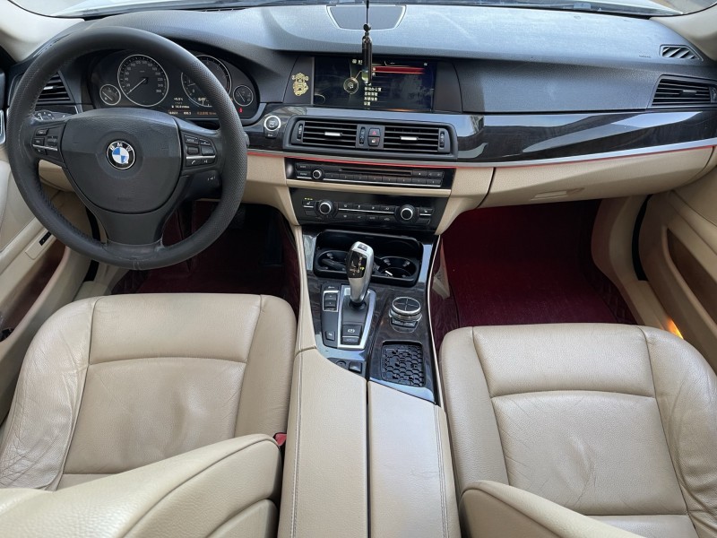 济宁13年宝马5系6