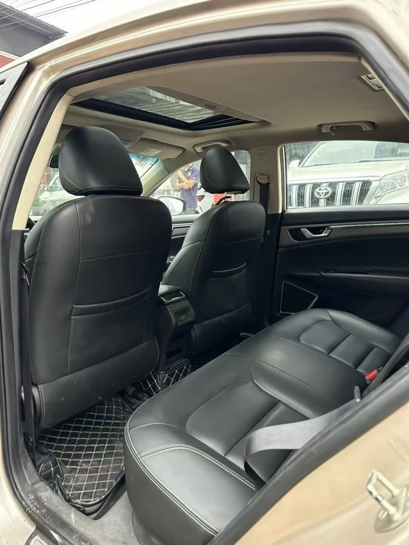 乐山18年吉利帝豪4