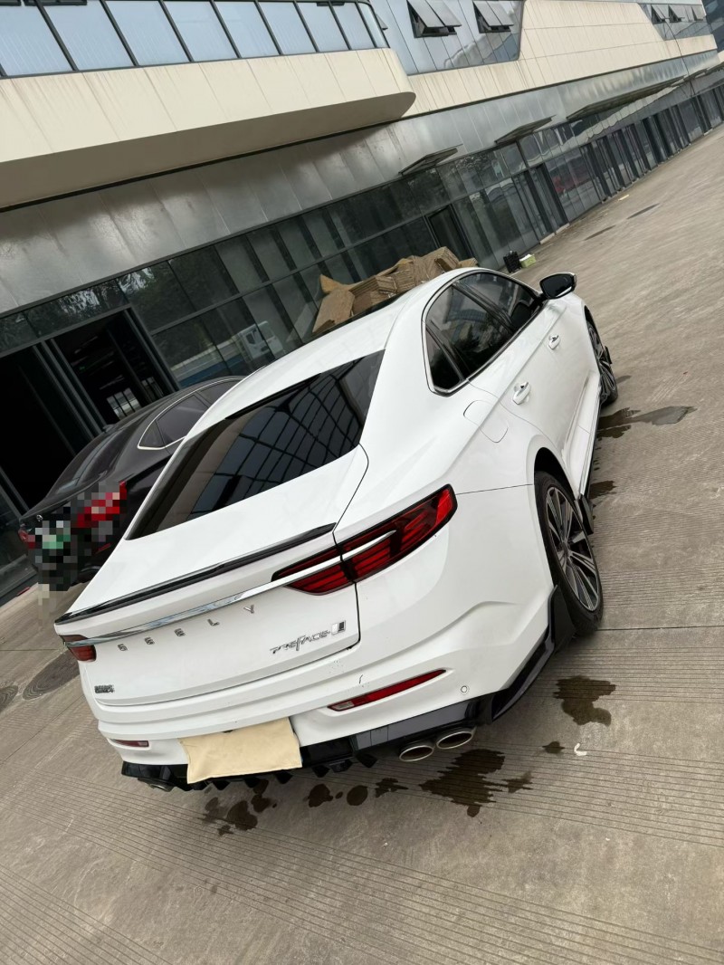 乐山25年吉利星瑞6