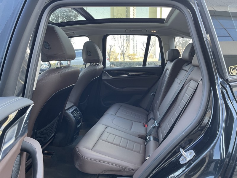 济宁18年宝马X35