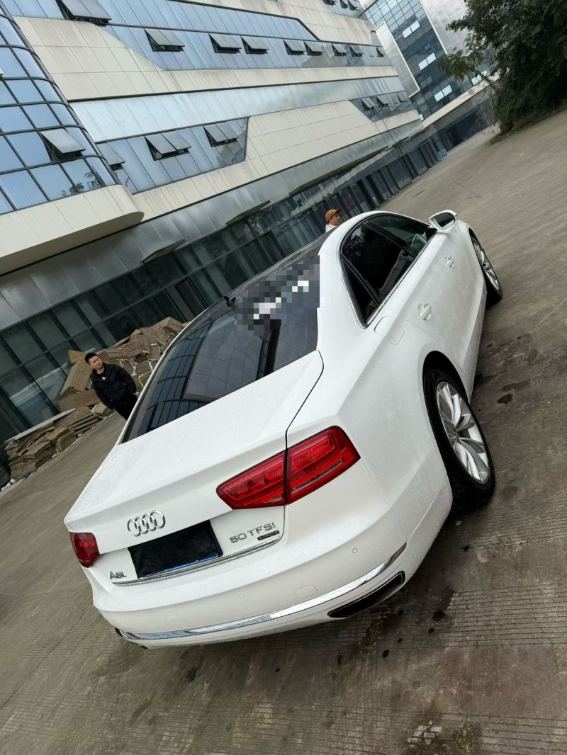乐山15年奥迪A8L6