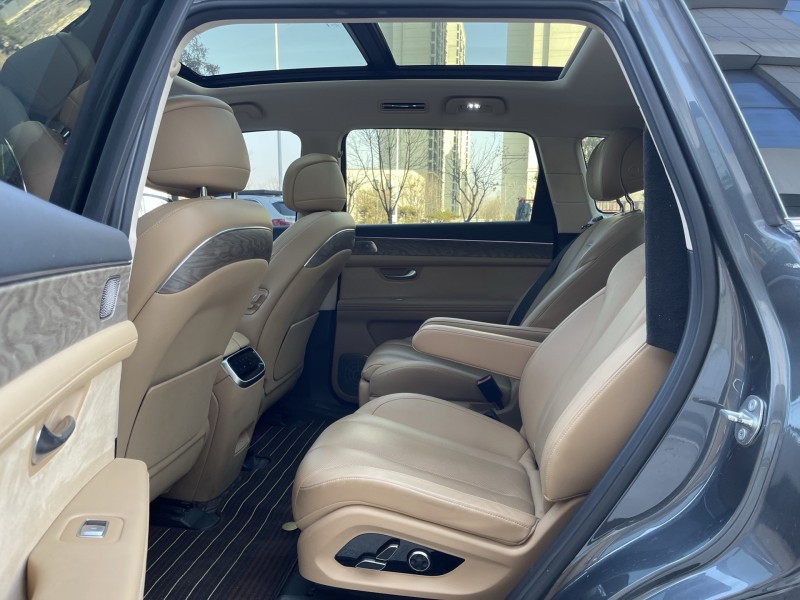 济宁22年华为智选问界5