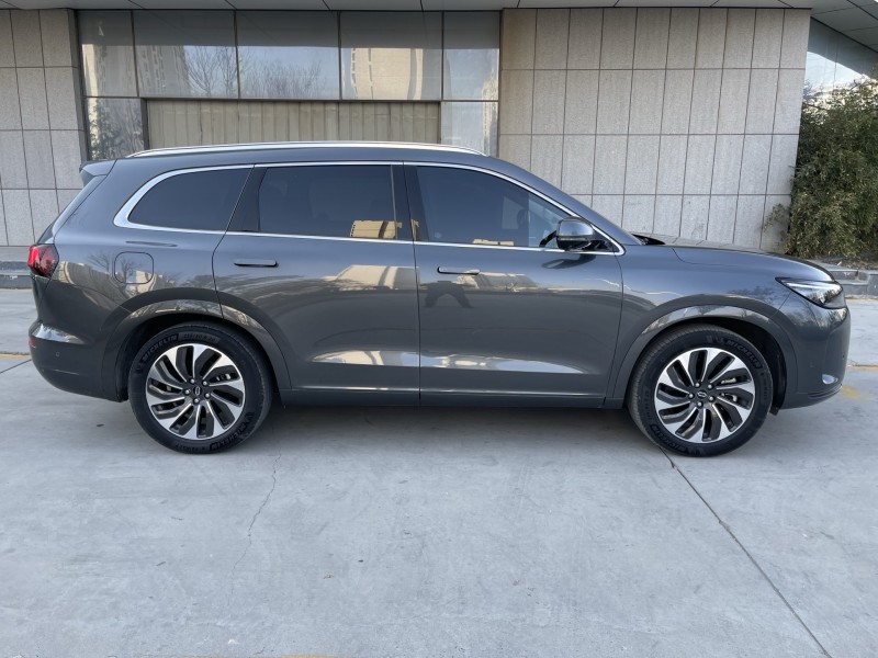 济宁22年华为智选问界8