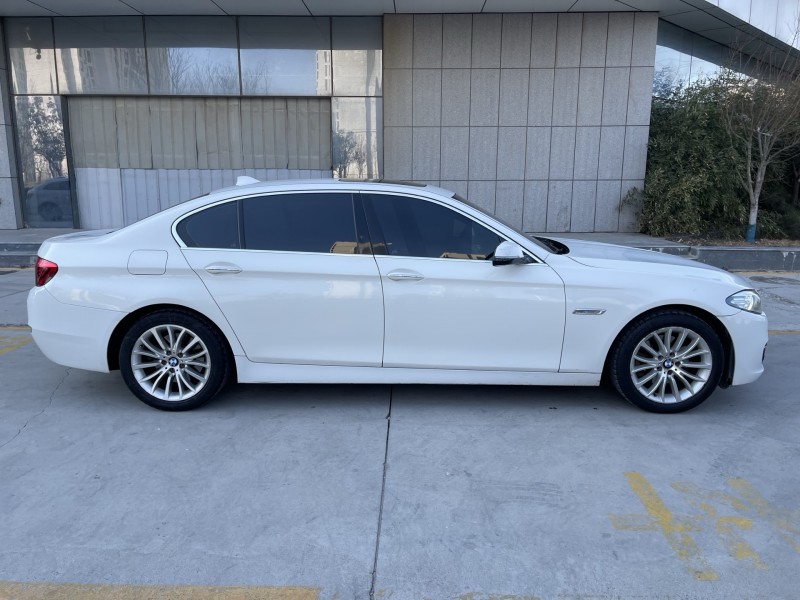 济宁15年宝马5系8