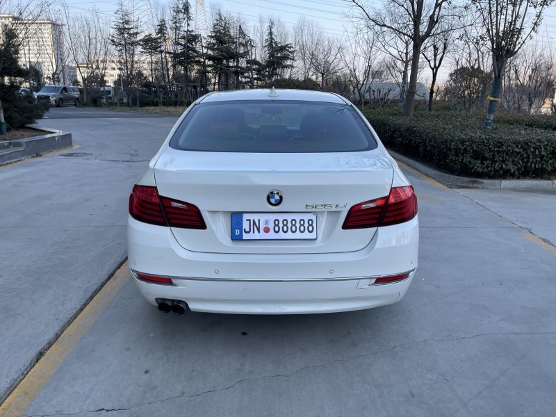 济宁15年宝马5系9