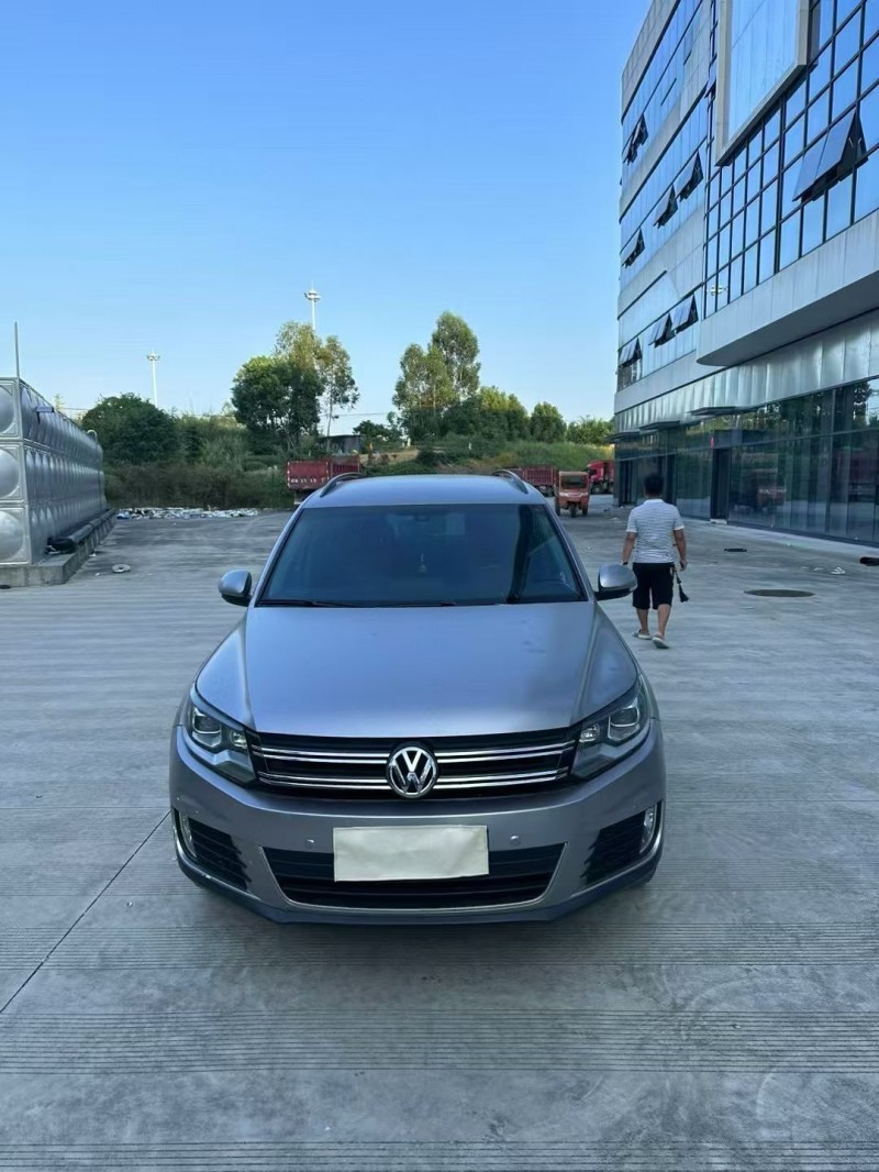 乐山15年大众途观1