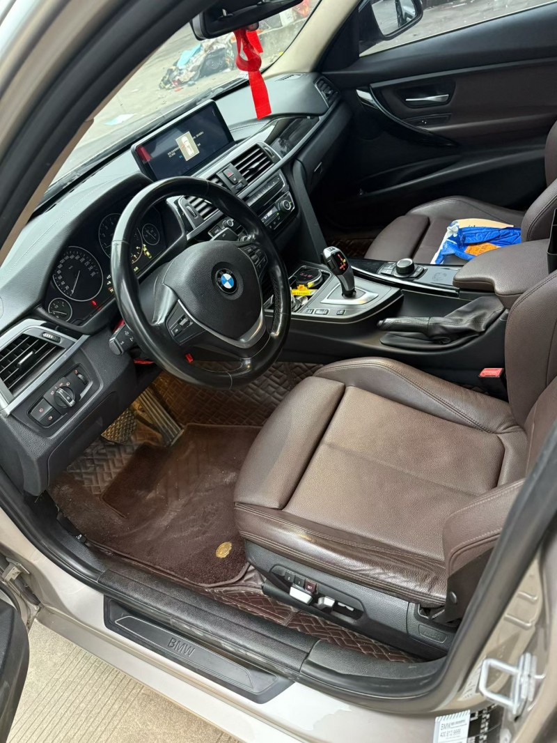 乐山18年宝马3系3