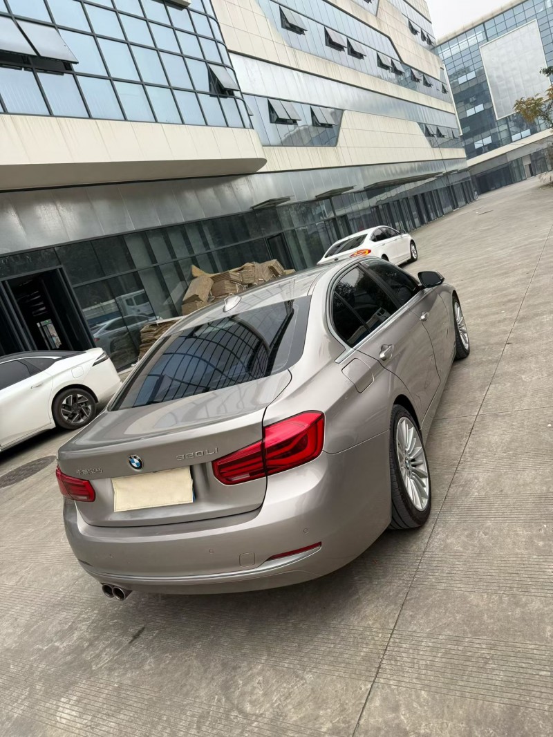 乐山18年宝马3系6