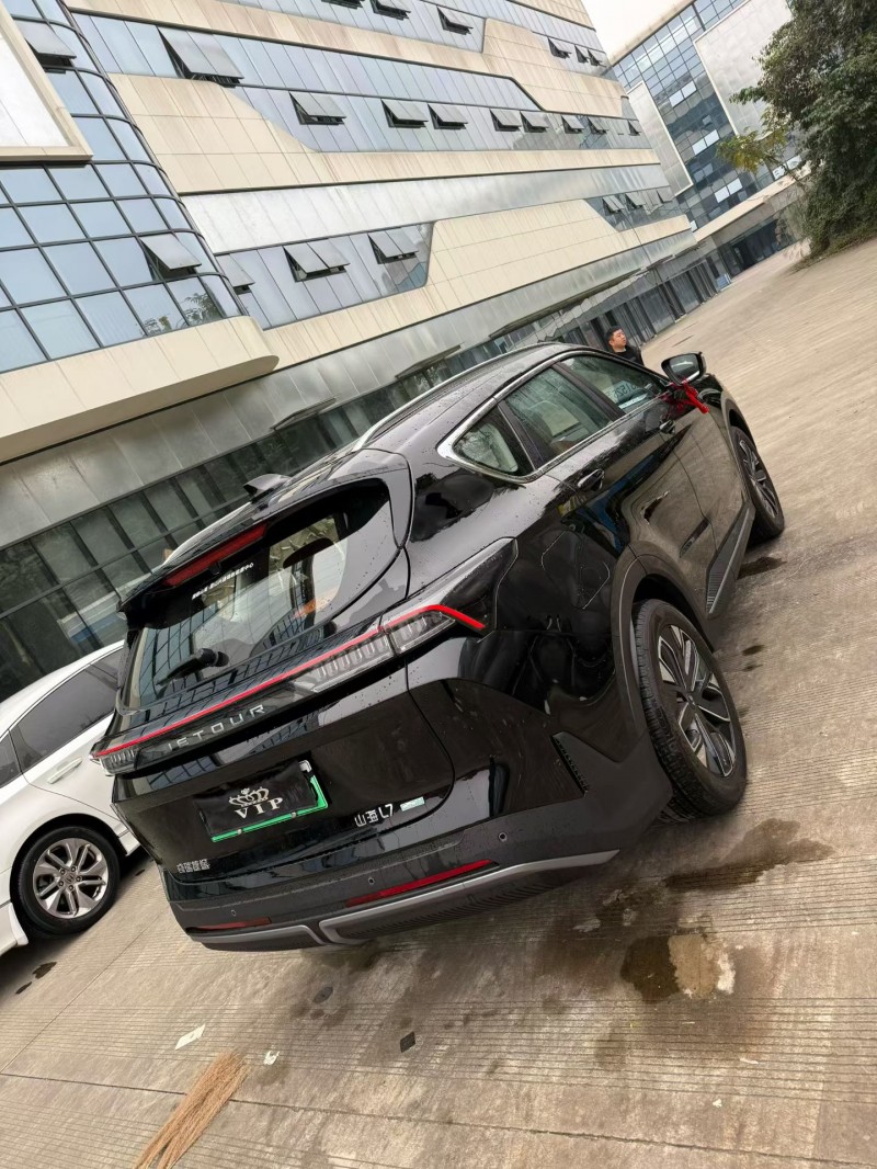 乐山25年奇瑞捷途6