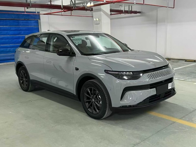 宿迁25年零跑汽车C113