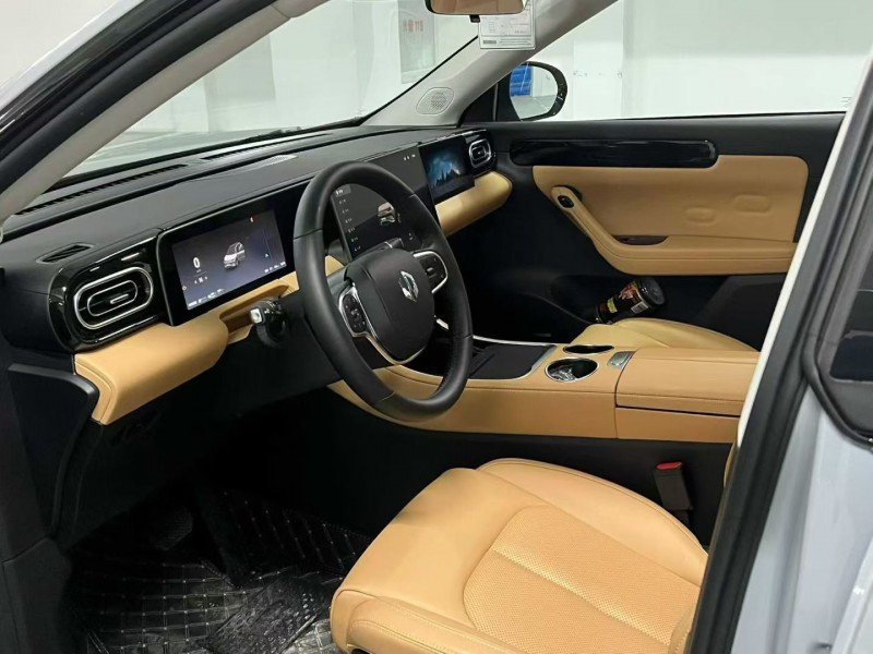 宿迁25年零跑汽车C116