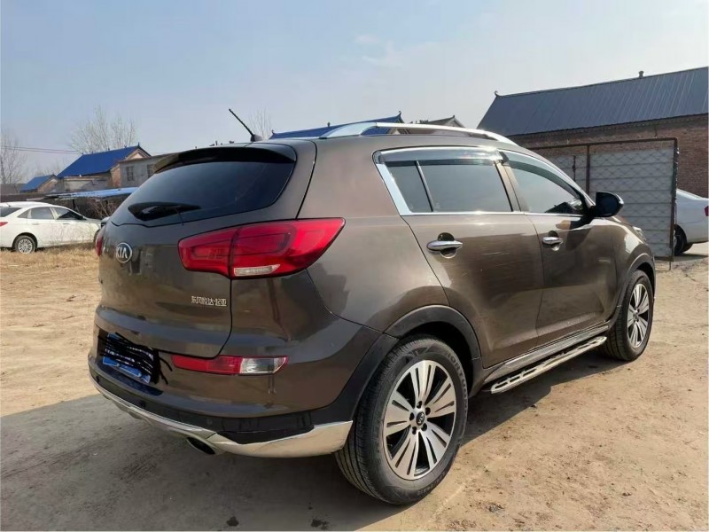 菏泽16年起亚智跑8