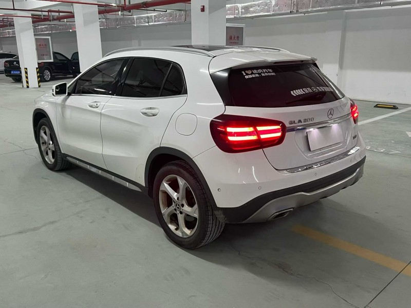 宿迁19年奔驰GLA7