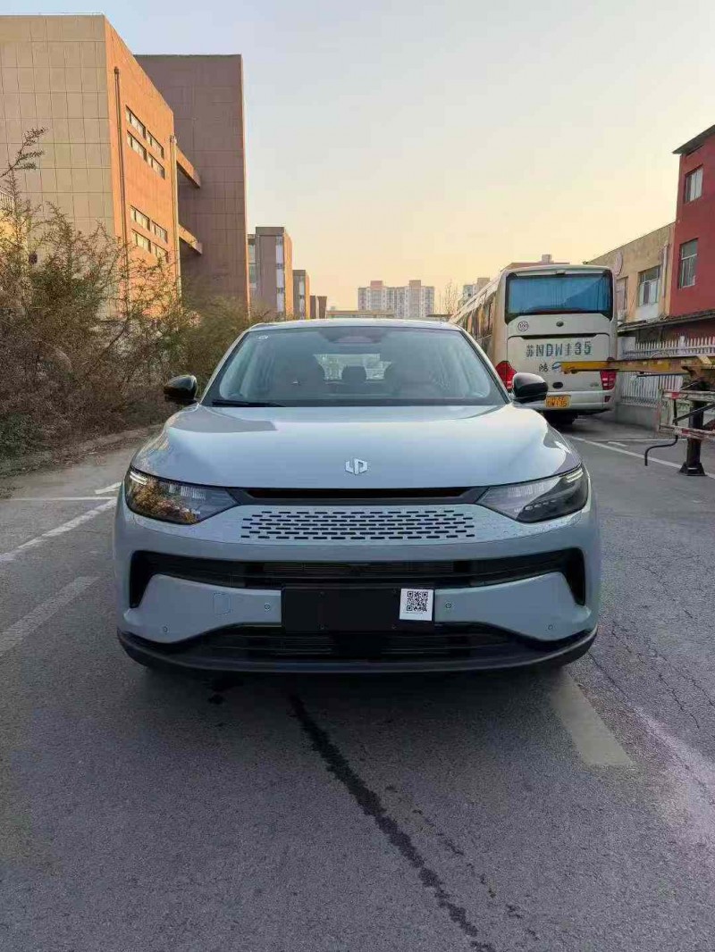 宿迁25年零跑汽车C111